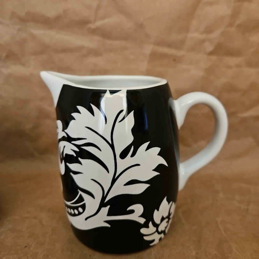 Set 222 Fifth Black & White DAMASK Black ART DECO Stoneware Cream And Sugar - Picture 2 of 7